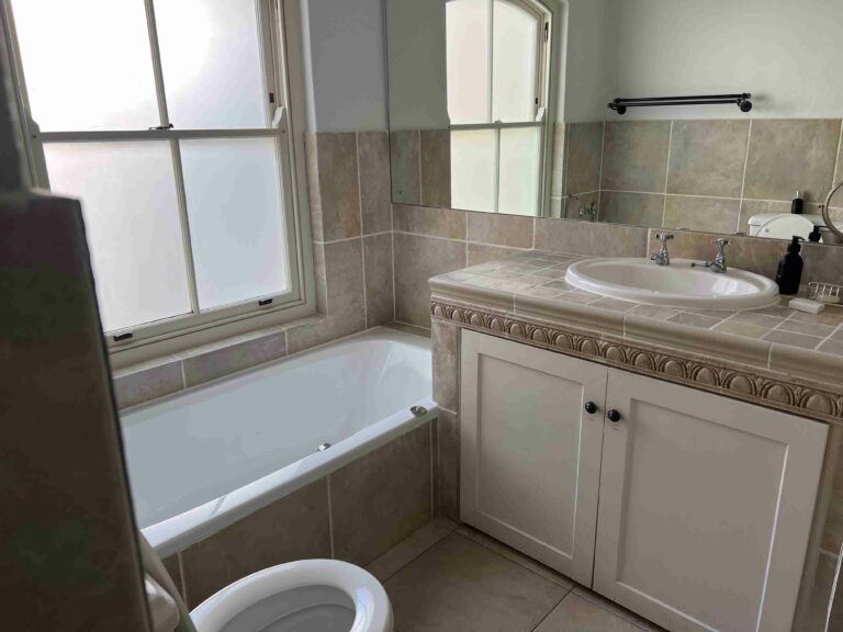 Constantia Valley Lodge Bathrrom