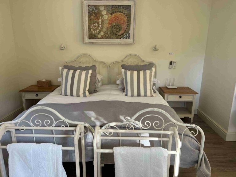 Constantia Valley Lodge Bed