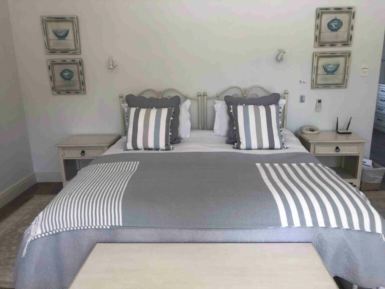 Constantia Valley Lodge Bed
