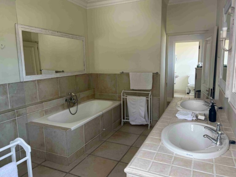 Constantia Valley Lodge Bathroom