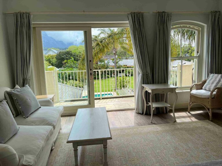 Constantia Valley Lodge Living area